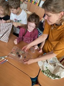 AF431511-0DB0-47ED-B1CC-2DBF0073B9DD