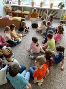 FE98B1B1-75A9-4148-B95C-7A67F49DC297